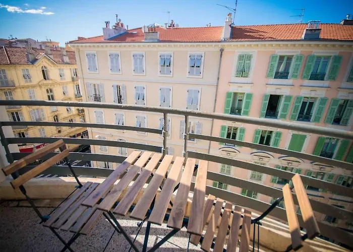 Sublime 4 Pieces Quartier Des Musiciens